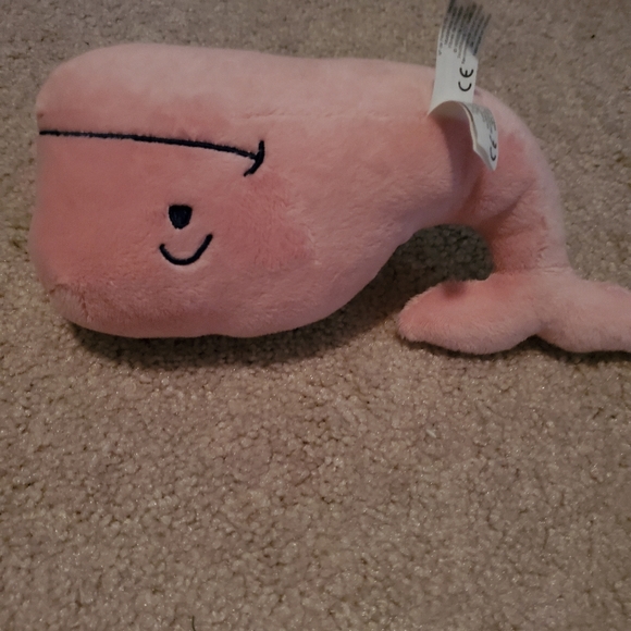 Vineyard vines plush whale pink - Picture 3 of 6